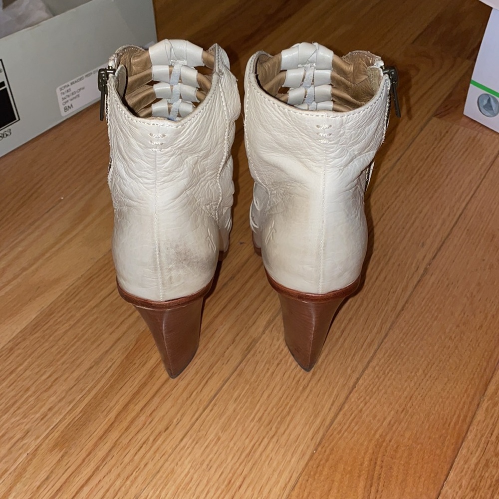 Frye zip up heeled boots - Picture 4 of 6